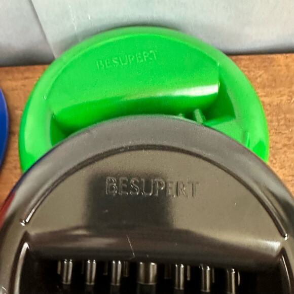 New Multi Color Red Black Green Blue BESUPERT 7" Plastic Bar Ashtrays 4 Pack - Picture 4 of 7